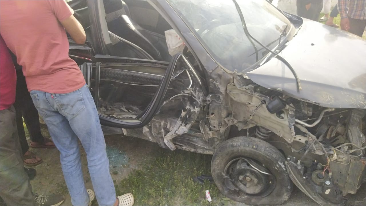 Two Cars Collide in Mamer Kangan, Several Injured; One Critical, shifted to SKIMS soura