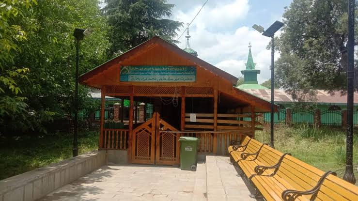 Urs of Hazrat Syed Mohammad Murad Bukhari (RA) Observed in Kreeri, Baramulla