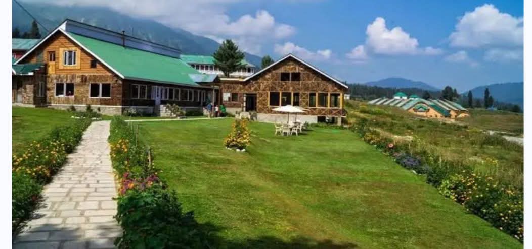 J&K Govt Orders Eviction of Hotel Nedou’s in Gulmarg Within 24 Hours