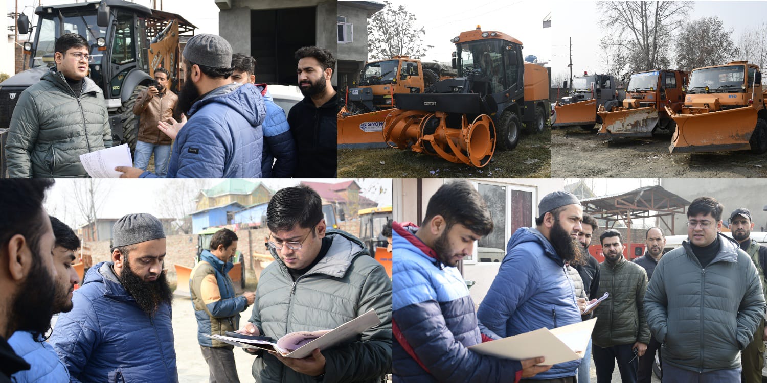 DC Ganderbal visits Control ROOM of Mechanical Engineering Department, takes appraisal of snow clearance readiness