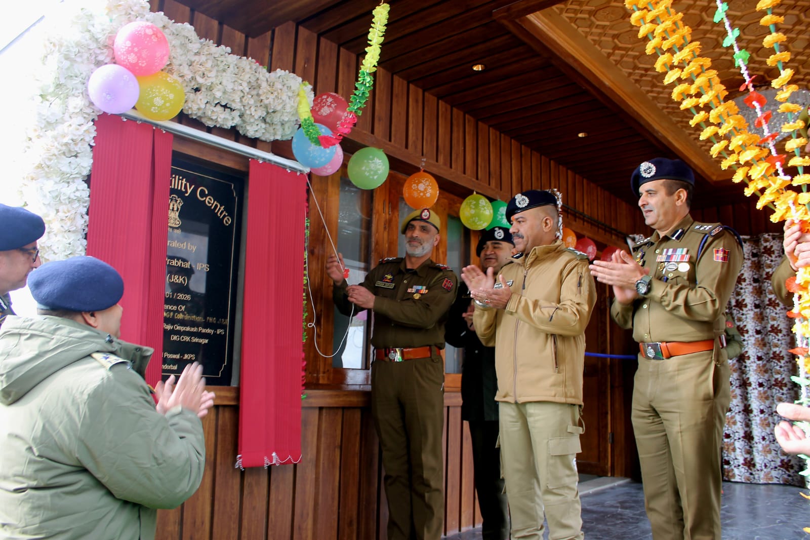 DGP J&K Shri Nalin Prabhat,IPS holds Security Review Meeting in Ganderbal Ganderbal; Inaugurates Multi-Utility Centre and other Facilities